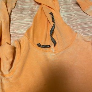 Size Large billabong crop hoodie